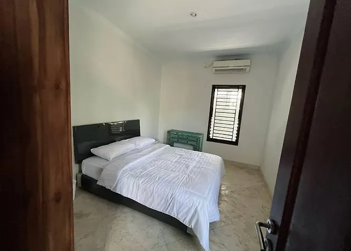 6 Bdr With Swimming Pool
